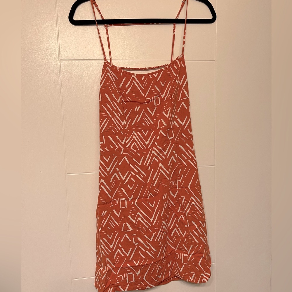 F21 M dress orange with white pattern
